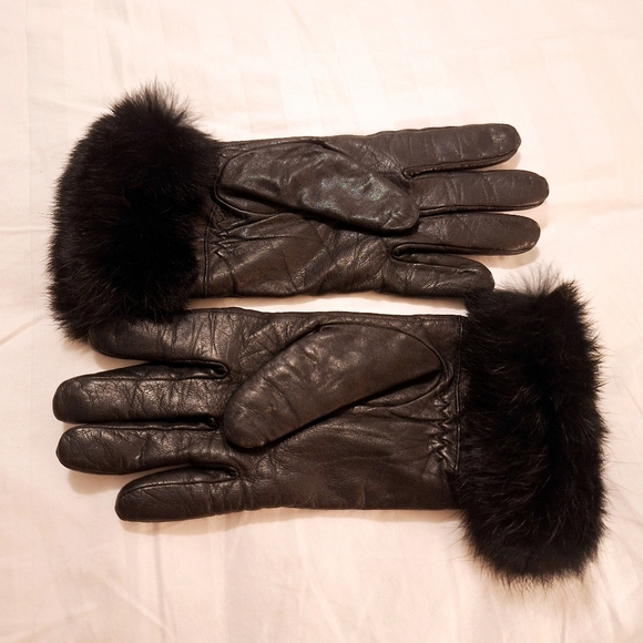 Harley Davidson Black Leather Gloves with Fur Trim - Picture 3 of 4